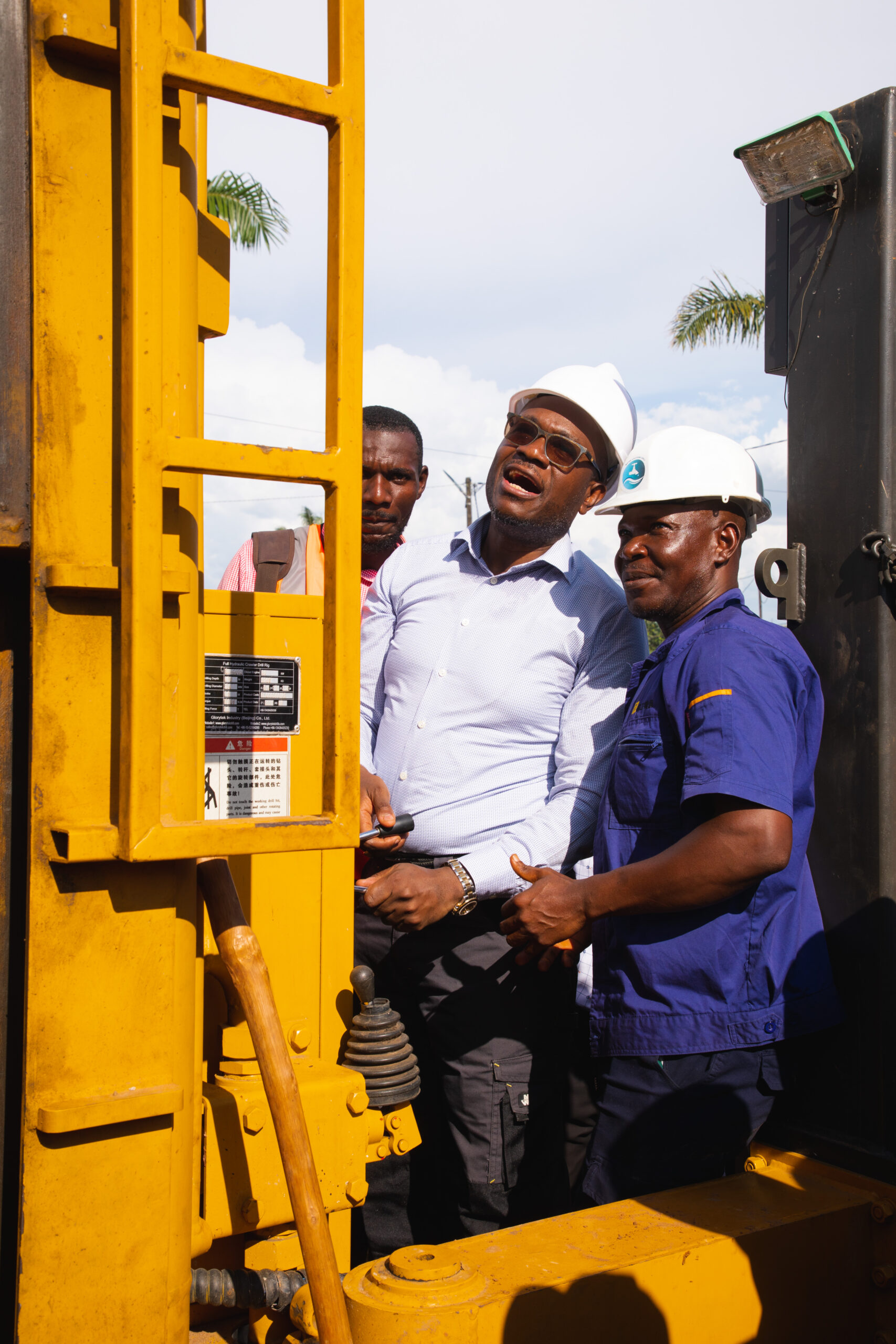 Kananga : Pour accroître l'accès à l'eau potable, Delly sesanga lance son programme «Mayi M'moyo wa Bantu » Kananga : Pour accroître l'accès à l'eau potable, Delly sesanga lance son programme «Mayi M'moyo wa Bantu »