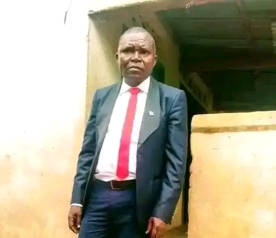 Urgent!Kasaï Central - ESU: Ignace Mbawu Miambilaniomo déchu et remplacé au poste d'administrateur du budget de L'ISTM/Kananga pour immoralité sexuelle Urgent!Kasaï Central - ESU: Ignace Mbawu Miambilaniomo déchu et remplacé au poste d'administrateur du budget de L'ISTM/Kananga pour immoralité sexuelle