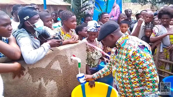 Kasaï Central : Le Sénateur Jean Tshisekedi offre de l'eau potable à la mission catholique Mwamba Mbuyi Kasaï Central : Le Sénateur Jean Tshisekedi offre de l'eau potable à la mission catholique Mwamba Mbuyi